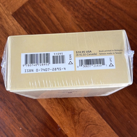 CHINESE CHARACTERS: THE ART OF PAINTING THE WORD - SEALED - Picture 3 of 5